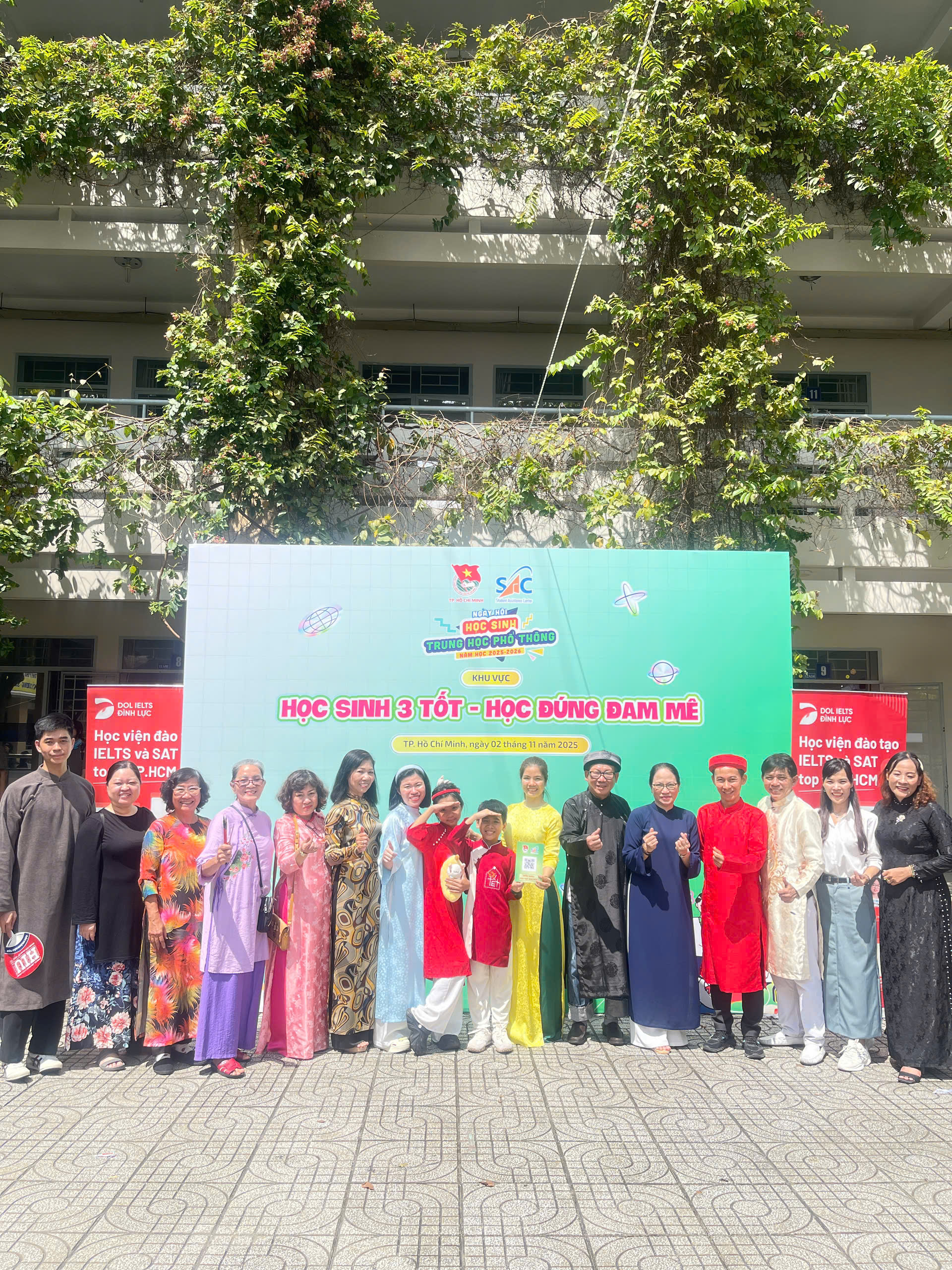 “Thư pháp học đường” do CLB Thư pháp Nhà Văn hóa Sinh viên TP.HCM thực hiện hướng tới mục tiêu đưa thư pháp Việt đến gần hơn với học sinh, khơi gợi tình yêu chữ Việt, lòng tự hào dân tộc và tinh thần gìn giữ văn hóa truyền thống.