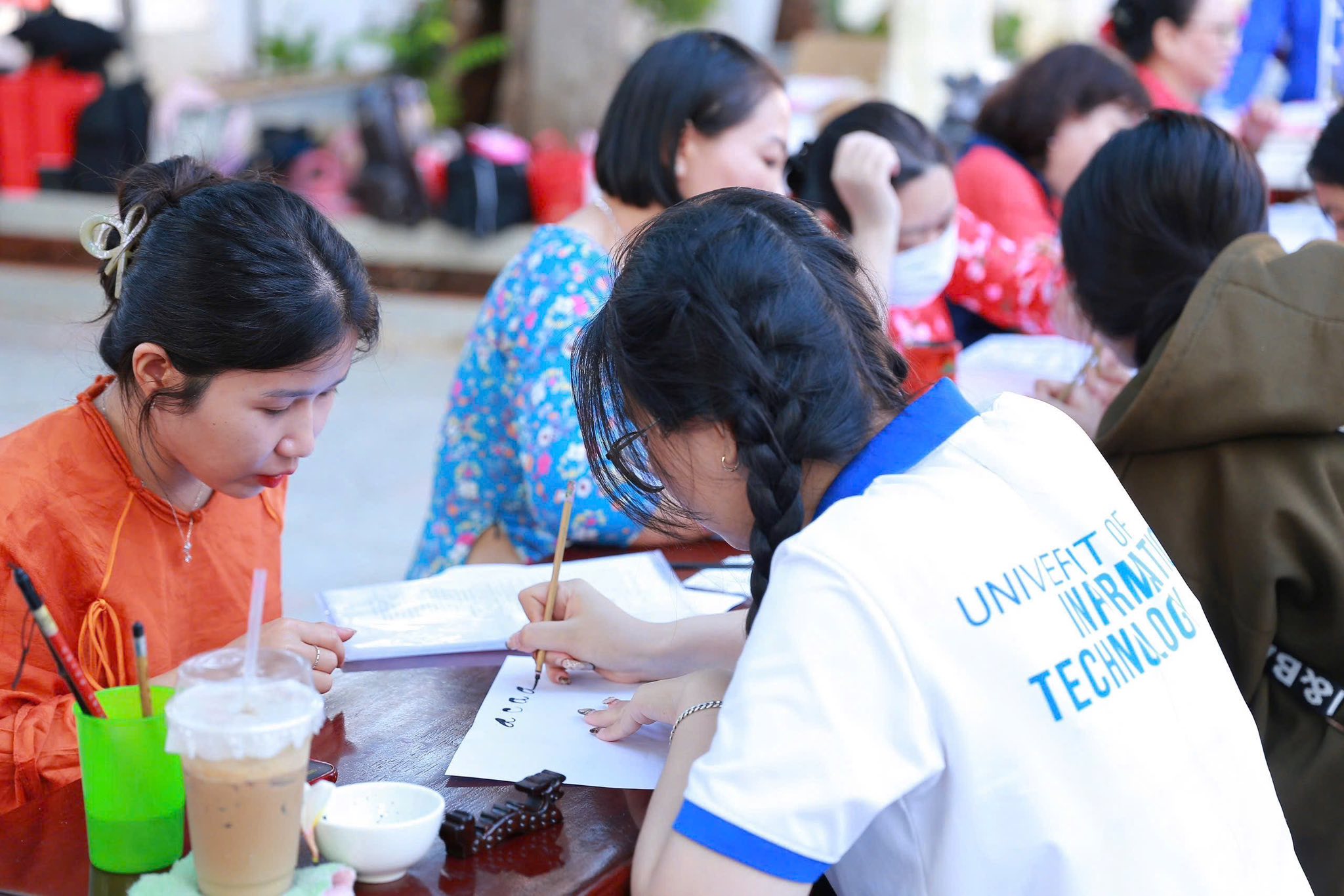 thư pháp, thư pháp gia nguyễn, tranh thư pháp, lớp thư pháp, học thư pháp, lớp thư pháp cơ bản, lớp thư pháp tphcm, ông đồ viết thư pháp, viết thư pháp theo yêu cầu, lớp thư pháp, ông đồ (3)