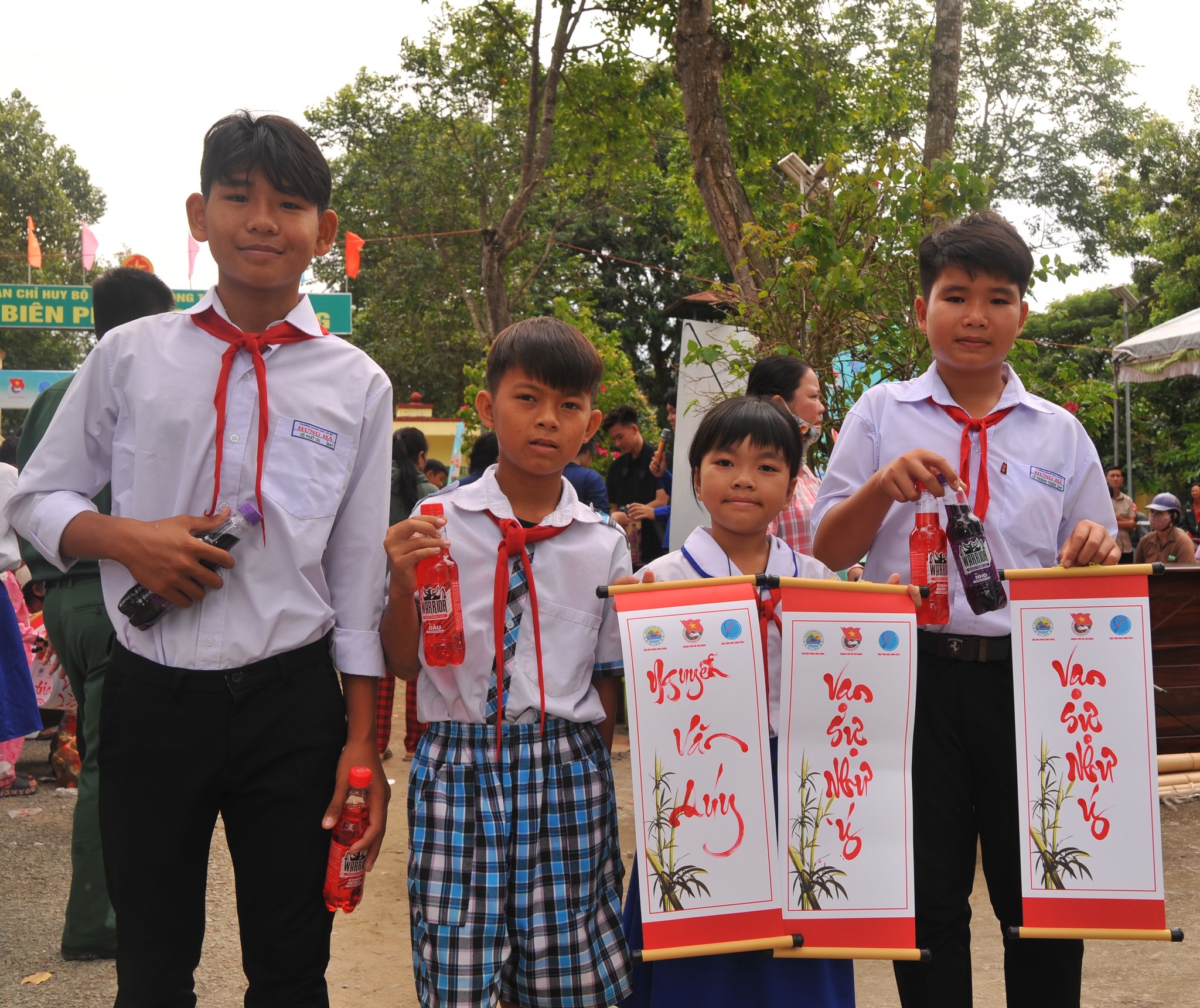 Không Gian Thư Pháp Việt – Hành Trình Đồng Hành Cùng Học Sinh Biên Giới