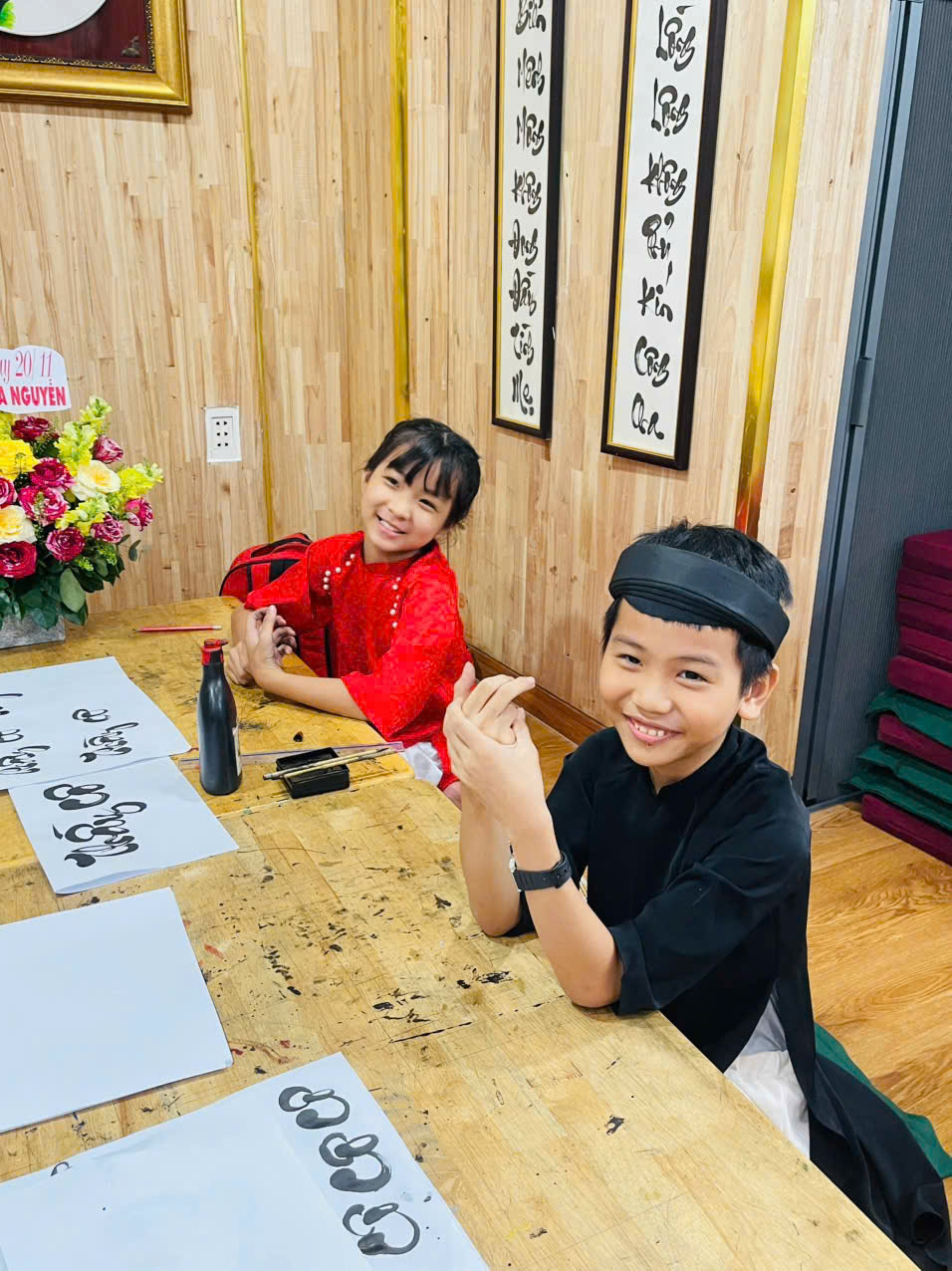 LỚP THƯ PHÁP THIẾU NHI – TRẢI NGHIỆM LÀM THẦY ĐỒ NHÍ | Thư Pháp Gia Nguyễn